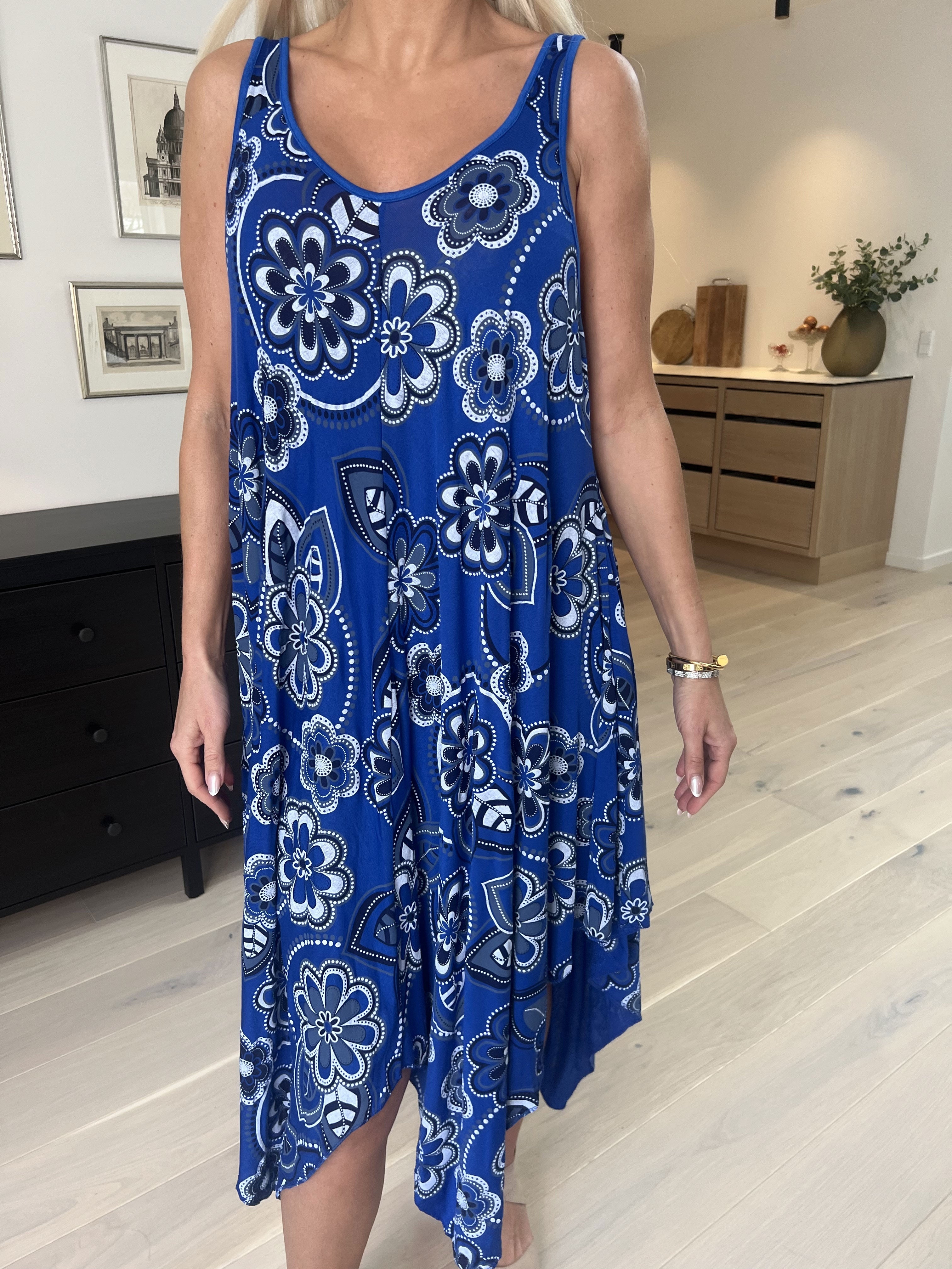 Veronica Flower - Sommarklänning med blommigt tryck och breda axelband